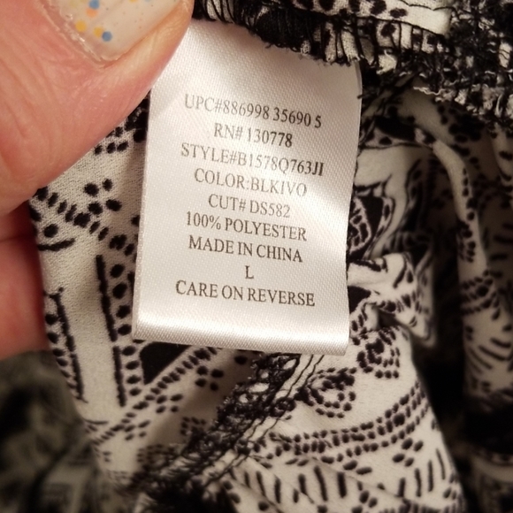 About A Girl Black and White Long Sleeve Top in L - Picture 6 of 8